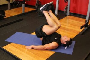 Lee más sobre el artículo Elevación de cadera para entrenar los abdominales